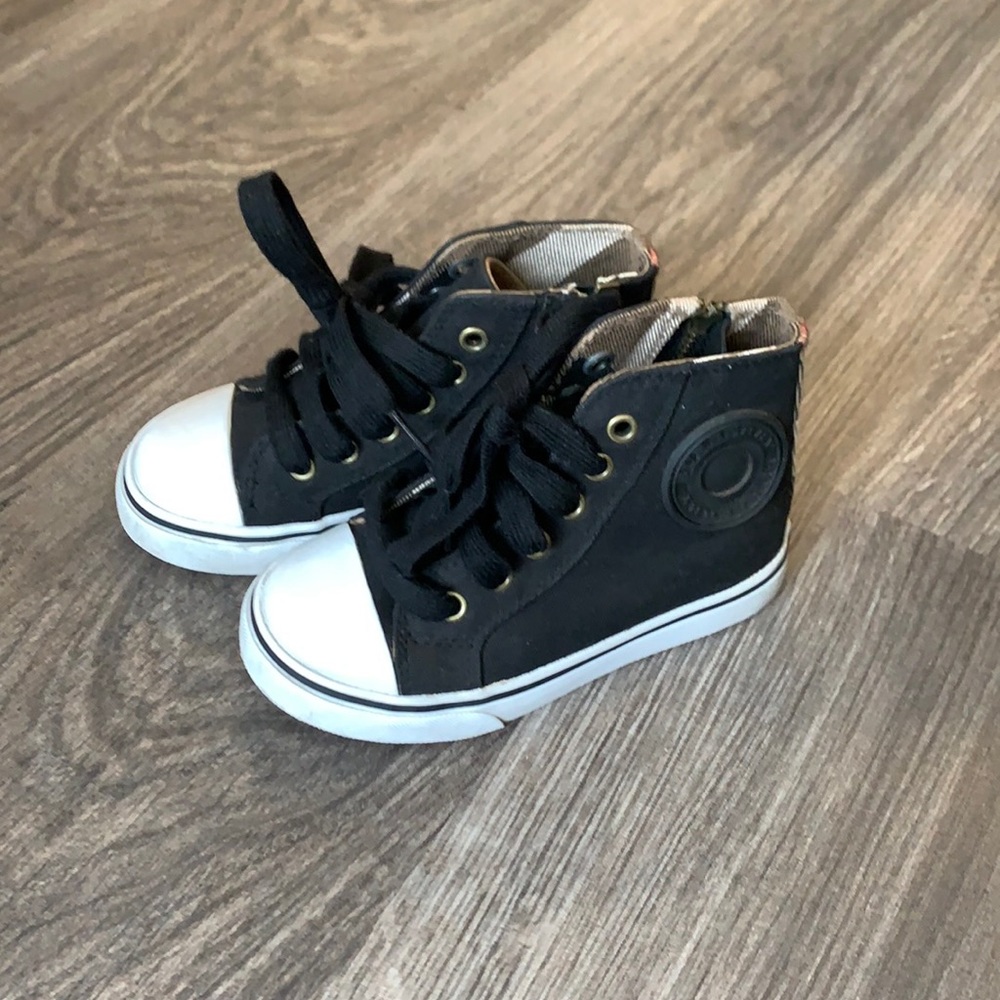 Girls toddler Burberry shoes size 9